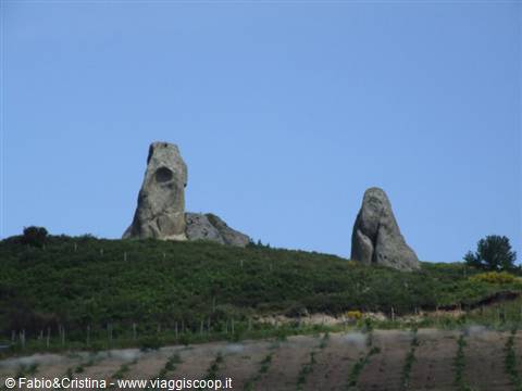 I Menhir Maschile e Femminile (dal bretone Men = Pietra e Hir = Lungo)