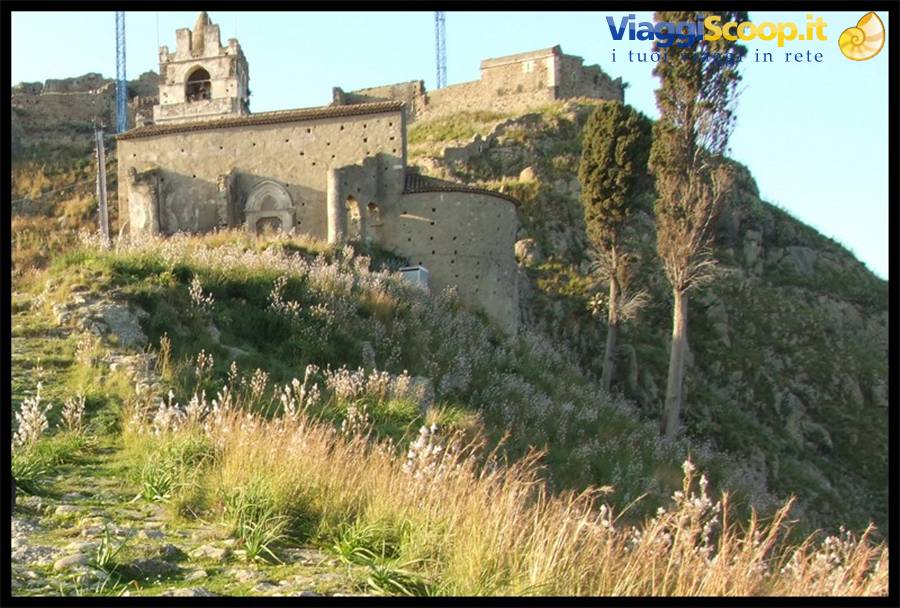 Calatabiano - Chiesa SS Crocifisso (1484)
