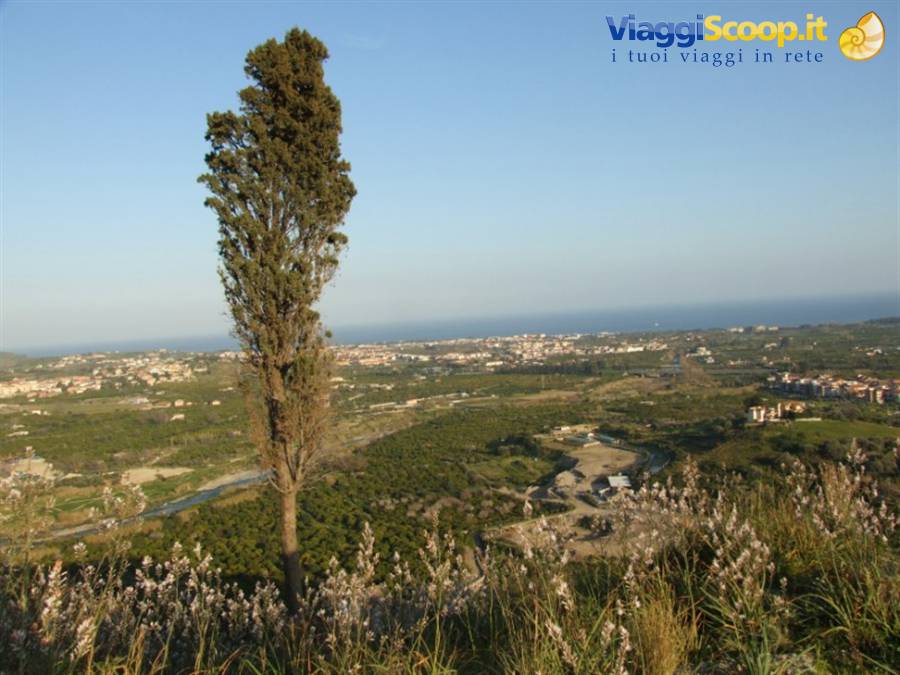 Calatabiano - Uno sguardo verso il mare