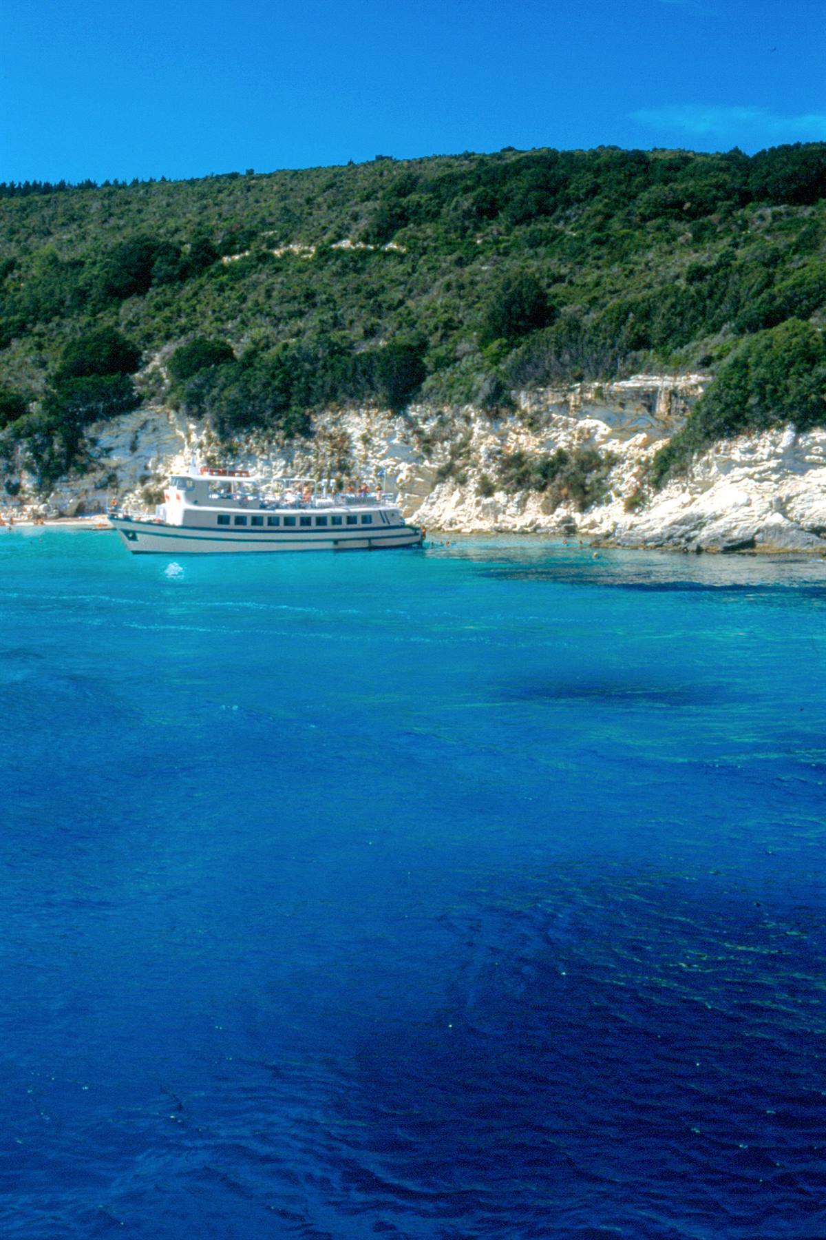 Antipaxos - Baia di Vrikes Beach