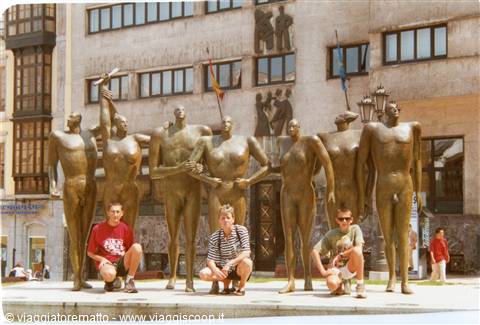 Oviedo - bizzarro monumento