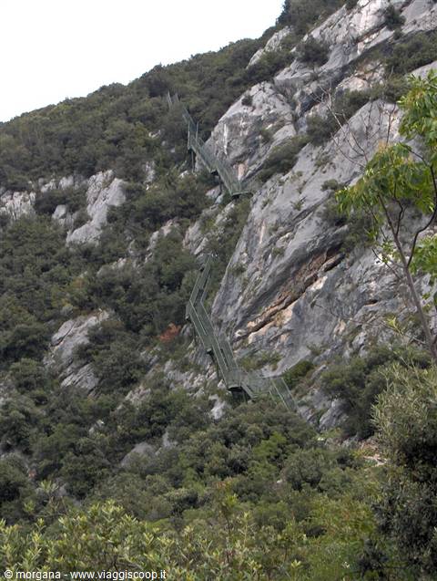Sentiero "Tempesta - Busate" (scalinata sulla roccia)