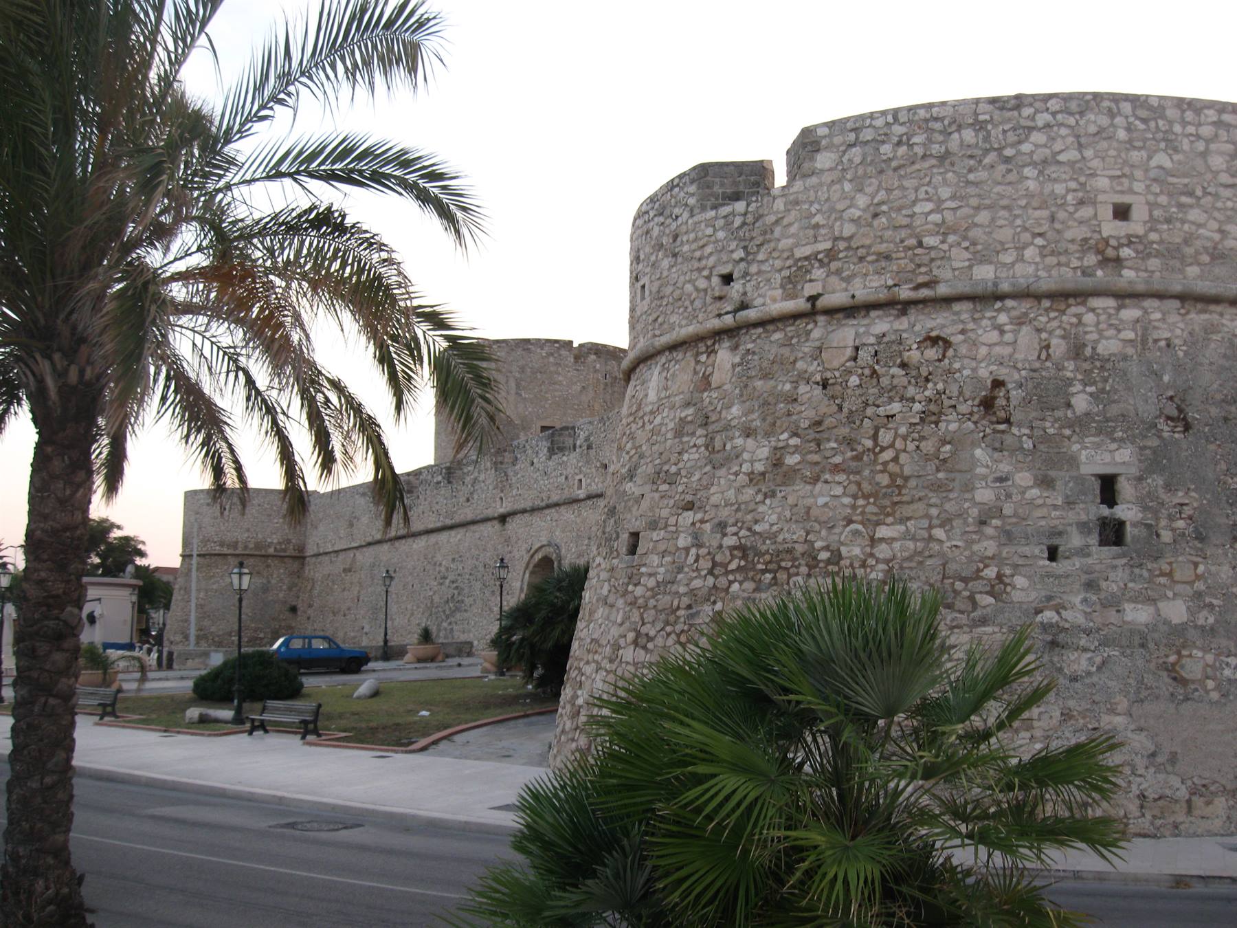 Manfredonia il castello svevo-normanno