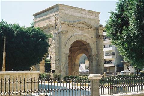 LATAKIA - ARCO ROMANO