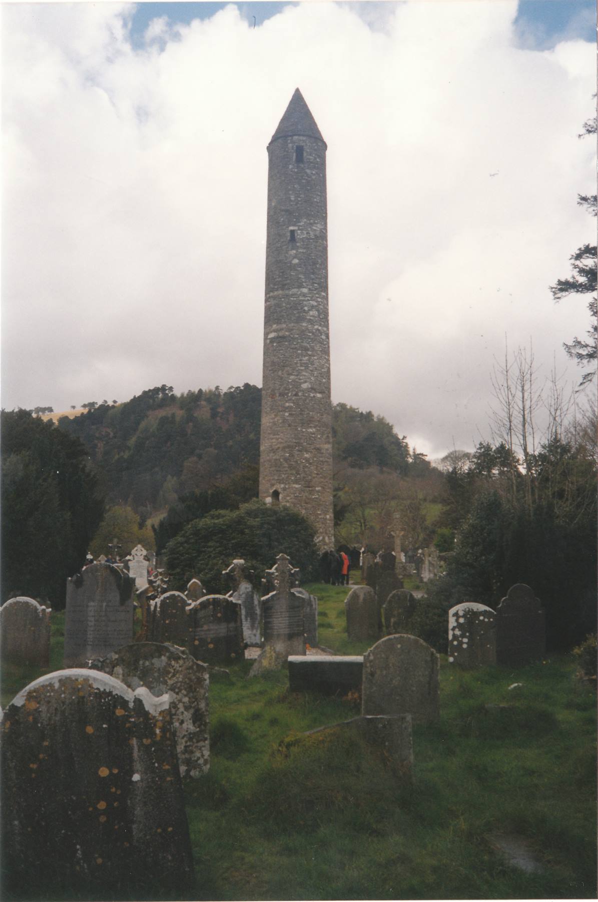sito monastico del X sec. , la Torre cilindrica