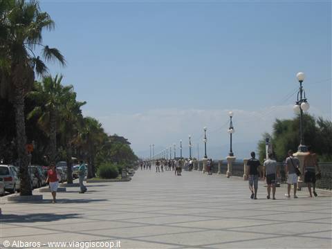 qui passeggiava quindi D'annunzio?!...