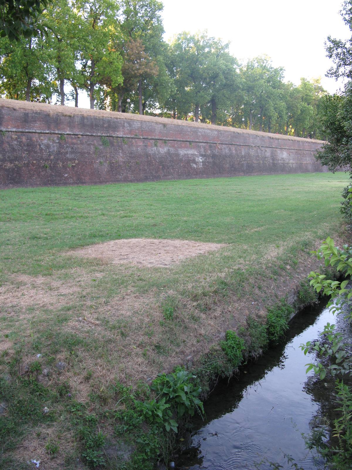 le mura dall'esterno