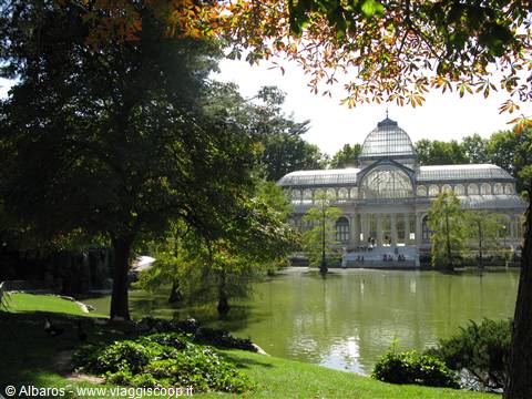 Palazzo di vetro al parco del Buon Ritiro