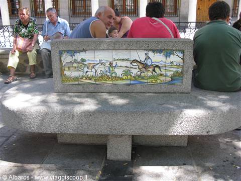 panchine di Toledo con illustrazioni su Don Chisciotte