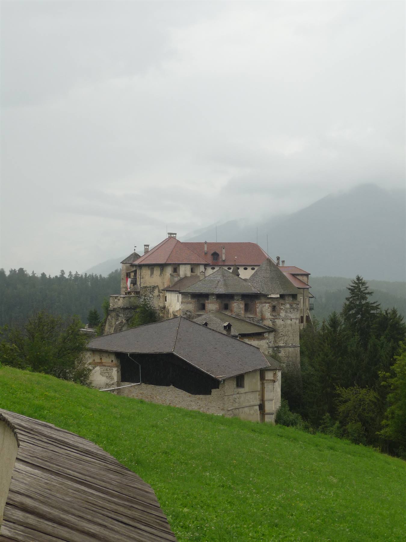 CASTELLO DI RODENGO