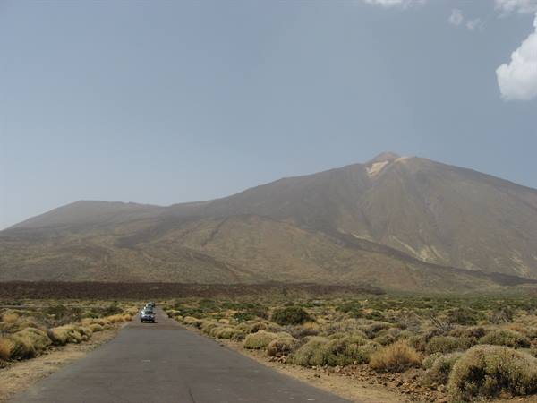 on the road to Teide