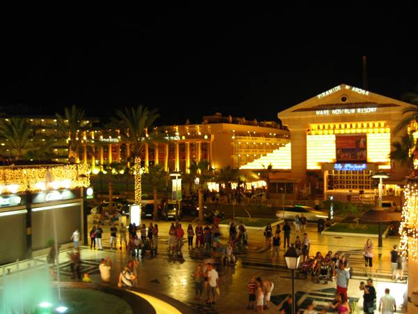 las americas by night