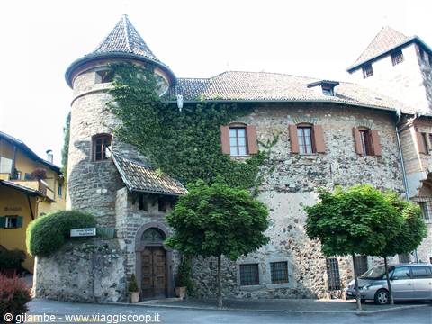 Merano 032 - Lungo vie Cavour-Winkel-Dante