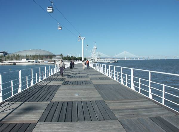 01 Lisbona - 06.14 Parque das Nações - passeggiata lungo mare