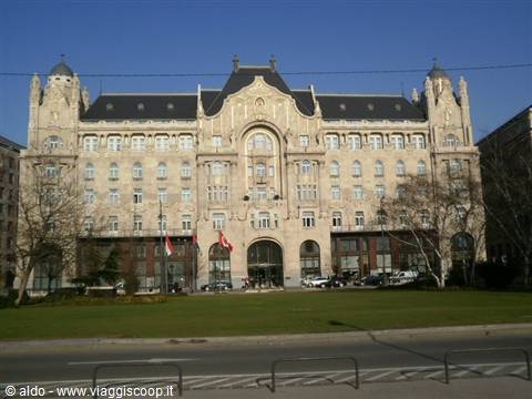 Hotel Four Season