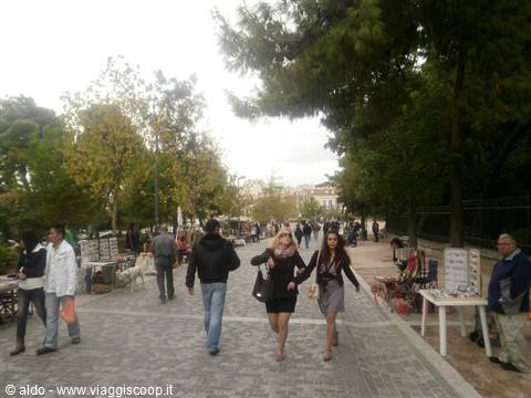 Atene vive