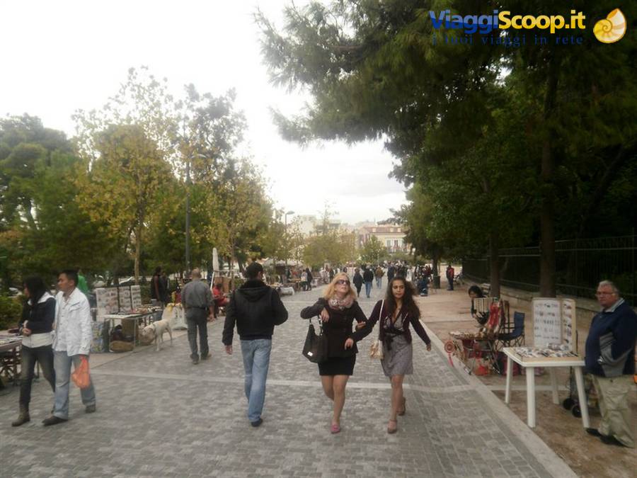 Atene vive