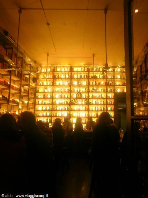 Atene by night