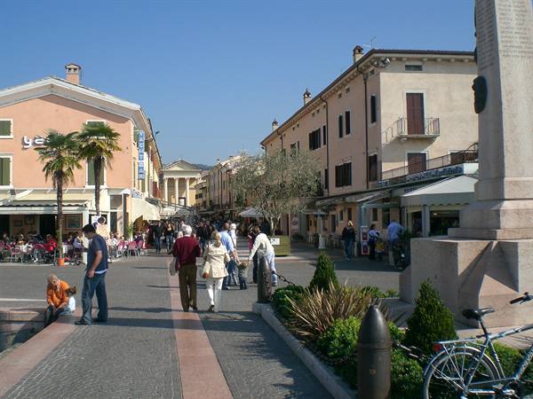 Bardolino Paese