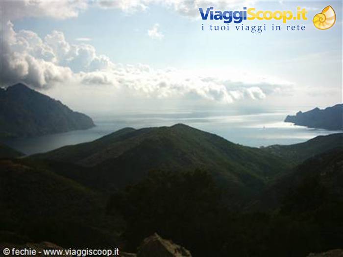 Il golfo di Girolata dal passo di Palmarella