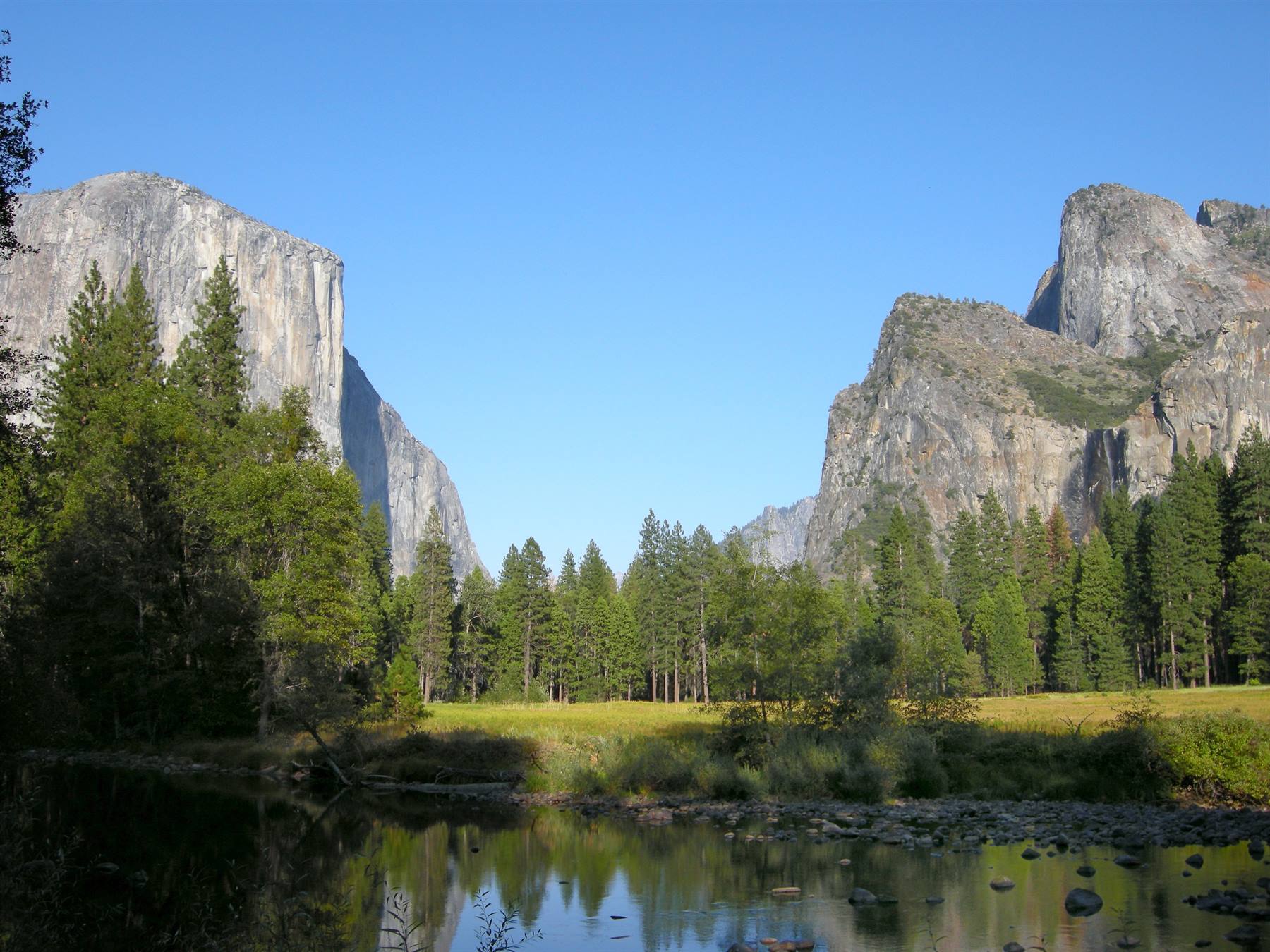 Yosemite National Park - The Valley - El Capitan & The Three Brothers