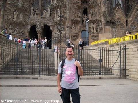 Davanti la Sagrada familia