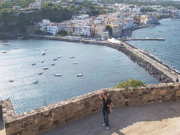 Ischia: Rossana al castello e un magnifico panorama
