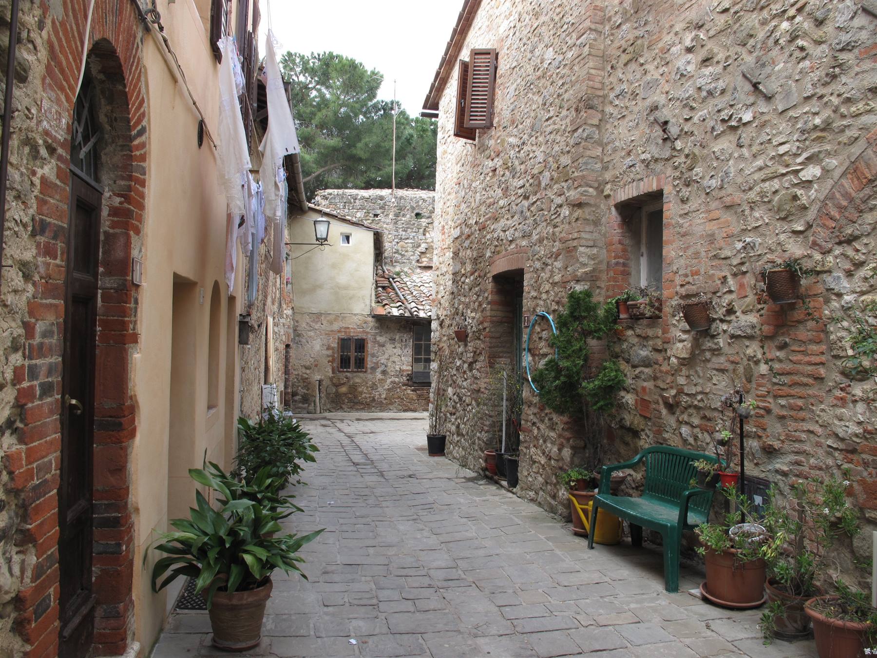 il borgo di San Gusmè