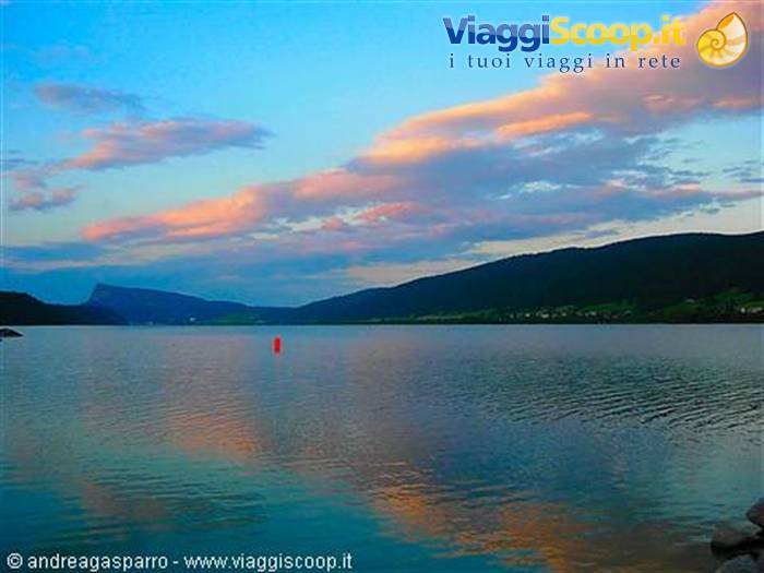 Lago e nuvole