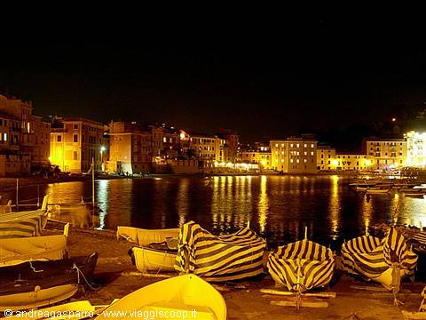 La Baia di notte