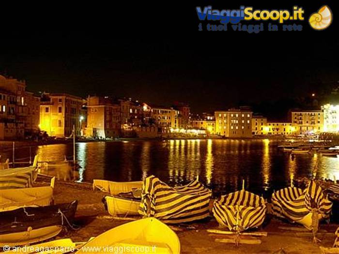 La Baia di notte