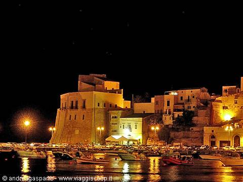 Il porto di notte
