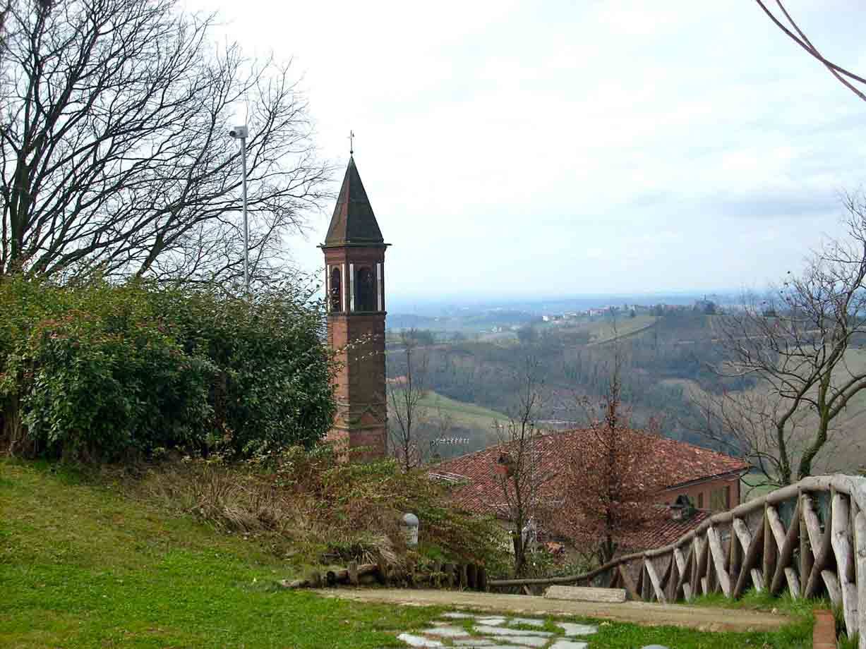 Una torre campanaria a Lu