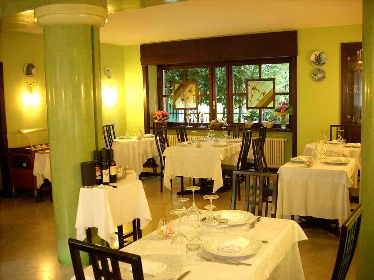 Nelle sale del Ristorante Quintilio di Altare