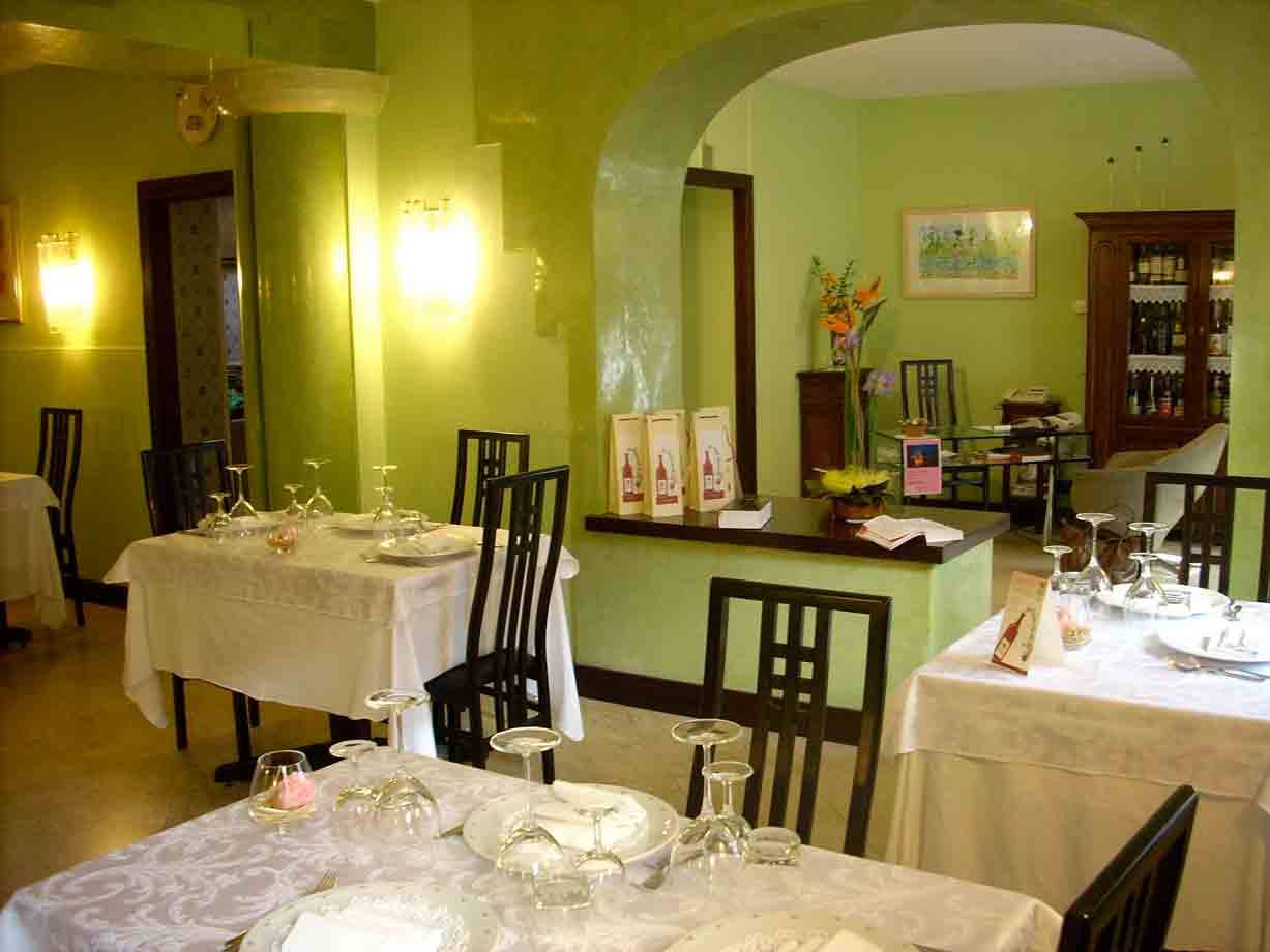Nelle sale del Ristorante Quintilio di Altare