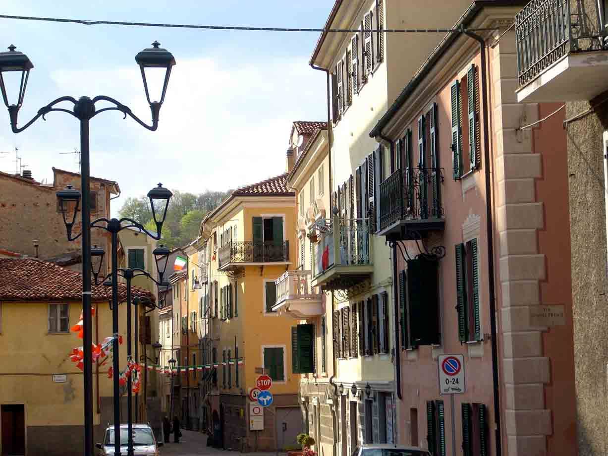 Nel centro storico di Altare