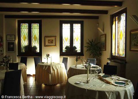 Nella sala del Ristorante San Marco di Canelli