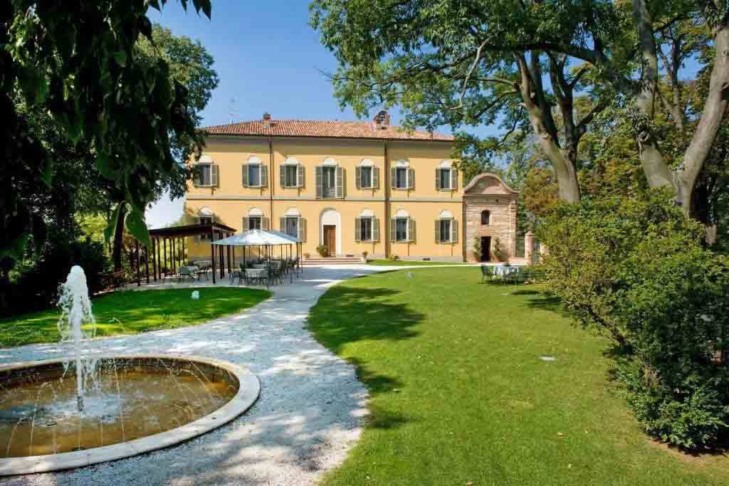 Villa Guazzo-Candiani, sede del Ristorante Ai Cedri