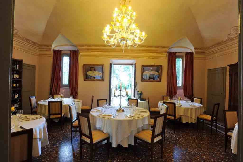 Nelle sale del Ristorante Ai Cedri