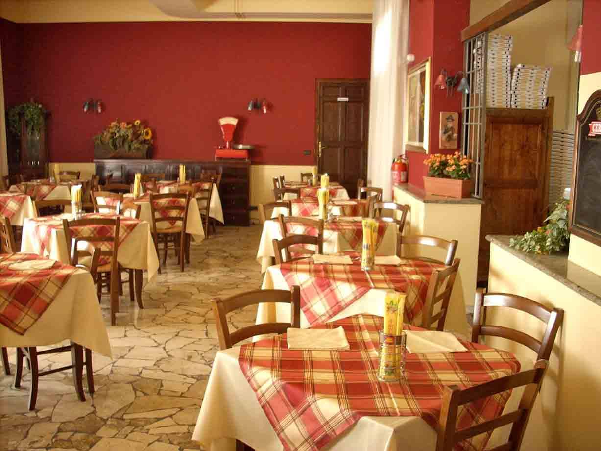 Nella sala del Ristorante Pizzeria Caffè del Tranvai 