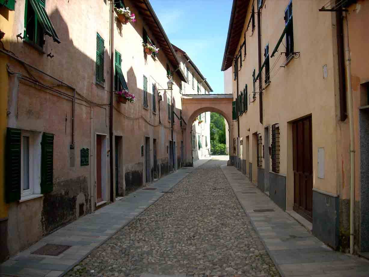 Uno scorcio del centro storico di Masone