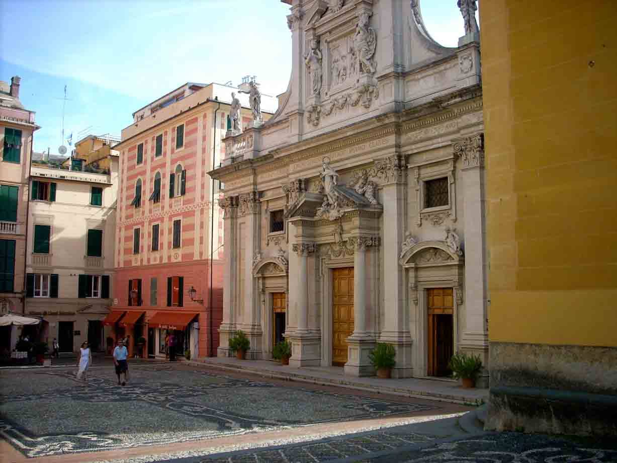 La piazza della Chiesa Parrocchiale
