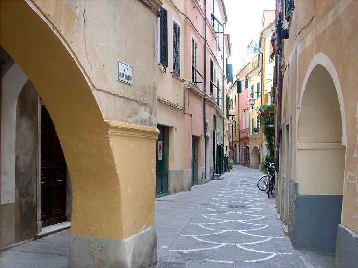 Nel centro storico di Pietra Ligure
