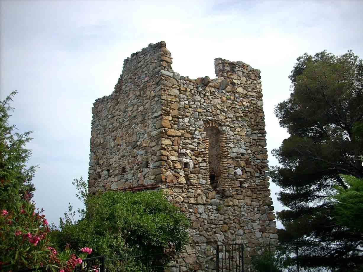 Un'antica torre d'avvistamento