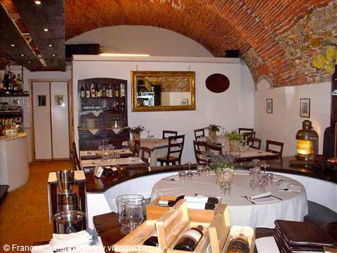 Nella sala del Ristorante Matama' di Loano