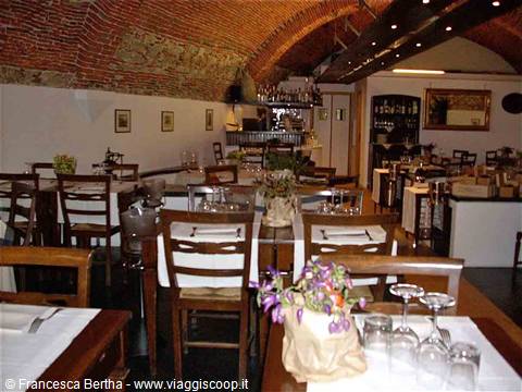Nella sala del Ristorante Matama' di Loano