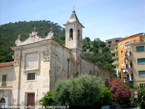 Nel centro storico di Noli