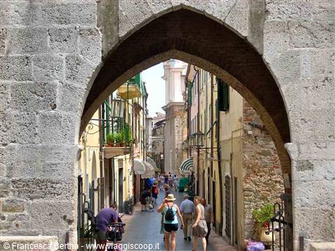 Nel centro storico di Noli