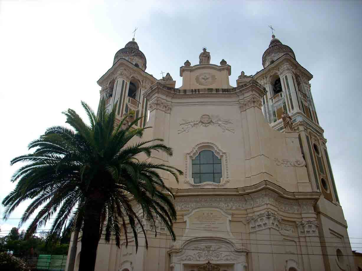 La facciata della Parrocchiale