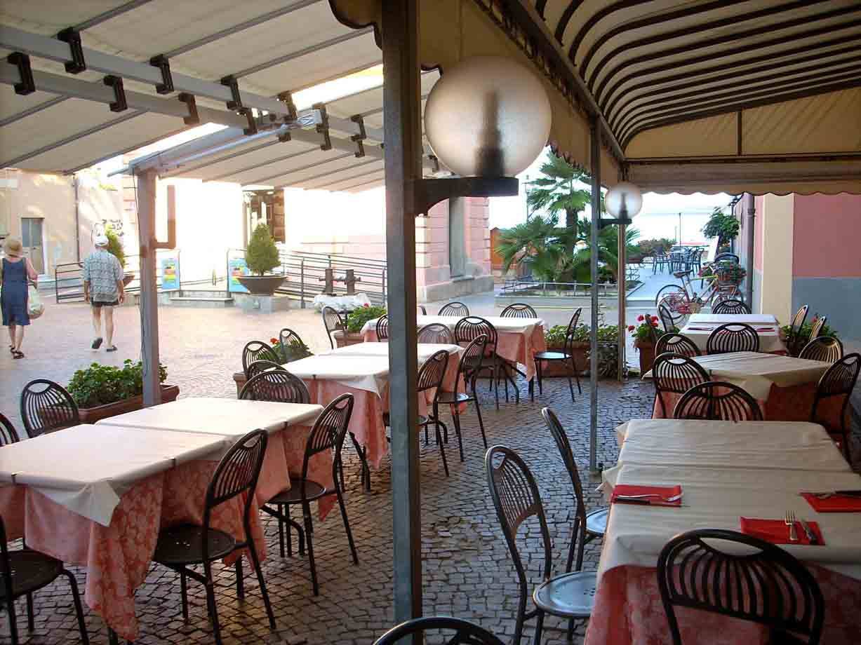 Nel dehor del Ristorante Pacan di Laigueglia